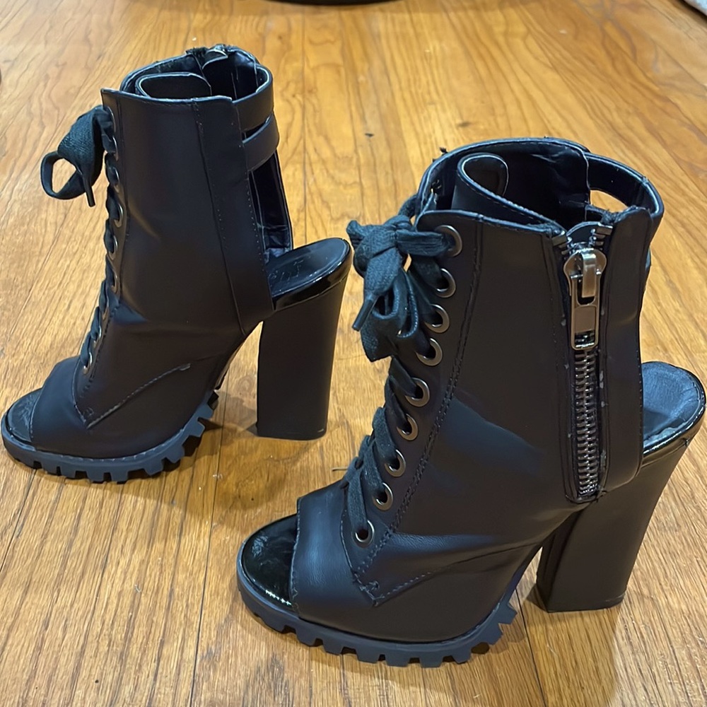 Beau + Ashe Size 7 Heel
